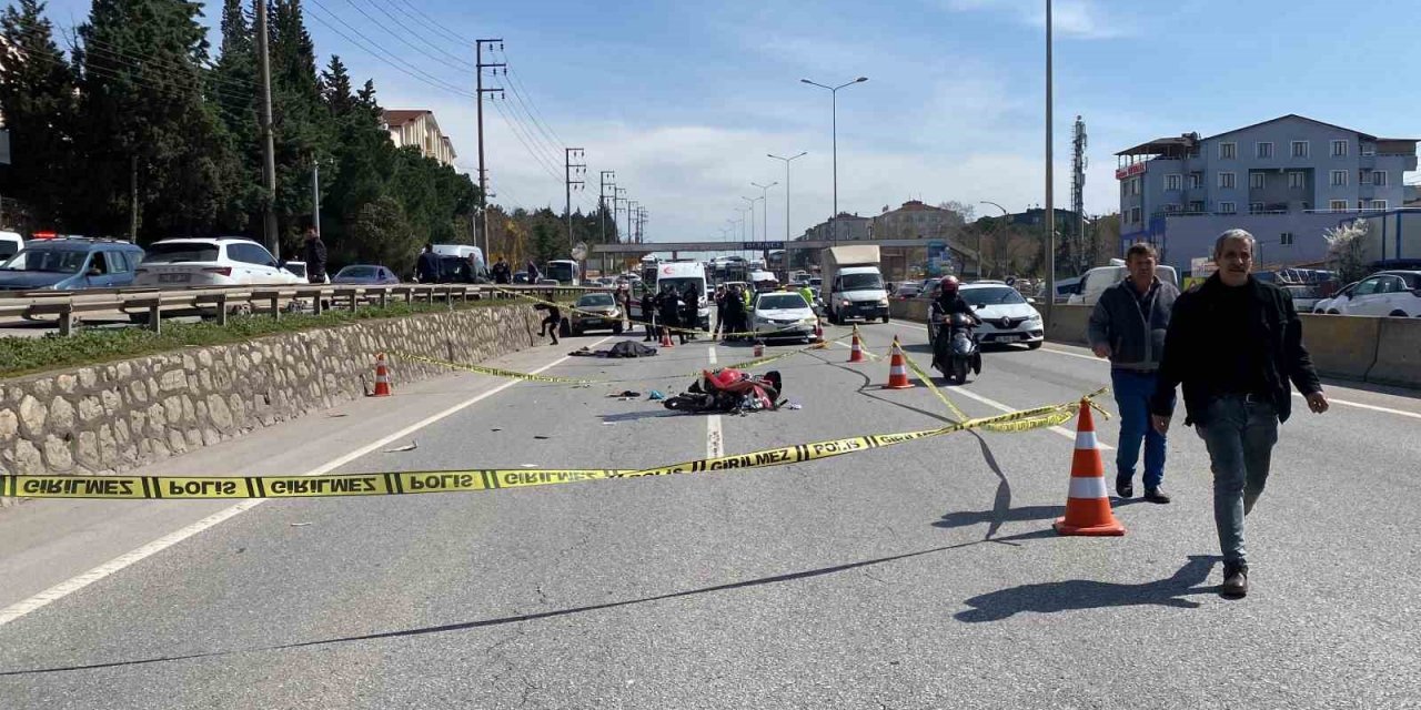 Motosiklet tır dorsesinin altına yuvarlandı, sürücü hayatını kaybetti