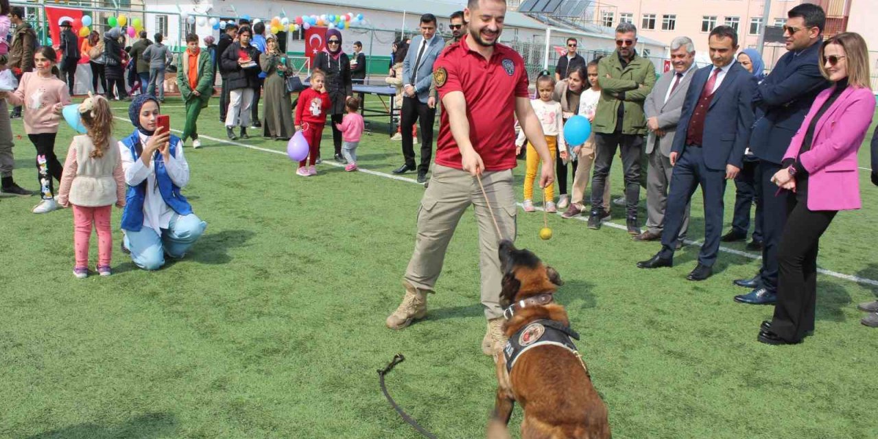 Depremzede çocuklar şenlikte bir araya gelerek Nevruz’u kutladı