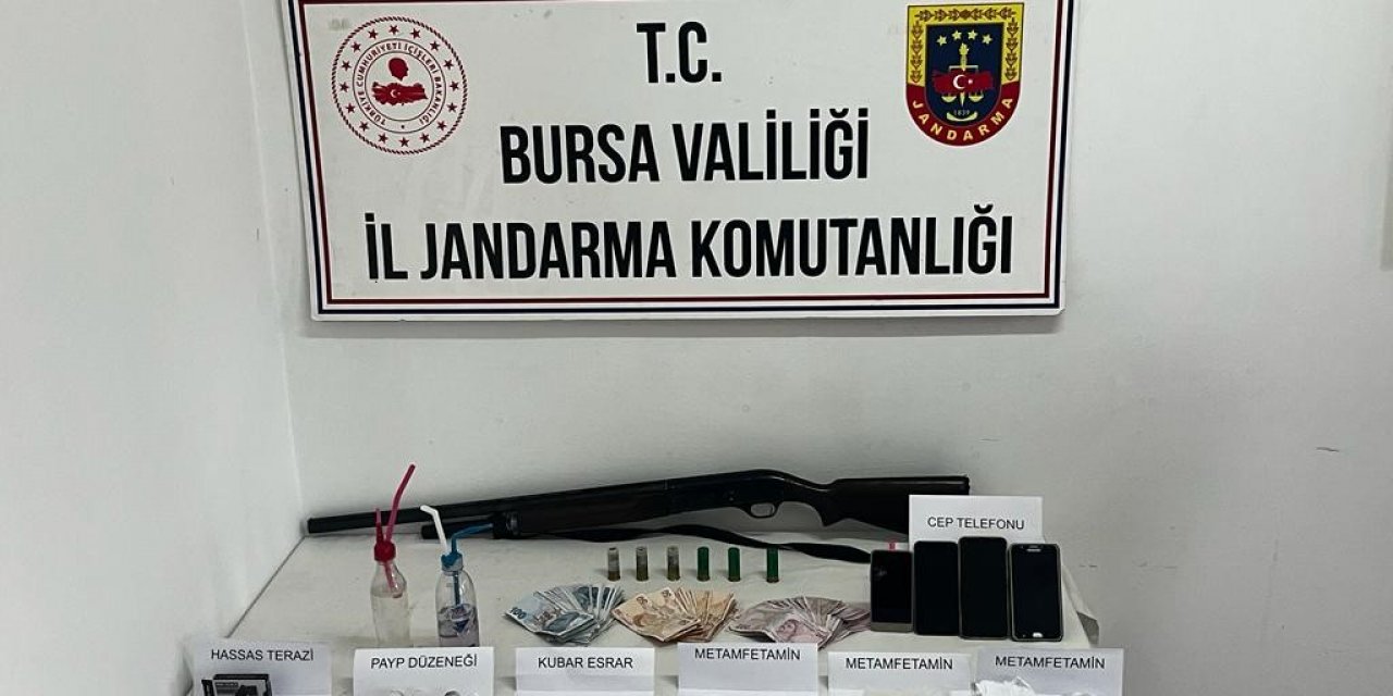 Bursa’da 34 suç kaydı olan uyuşturucu taciri kıskıvrak yakalandı