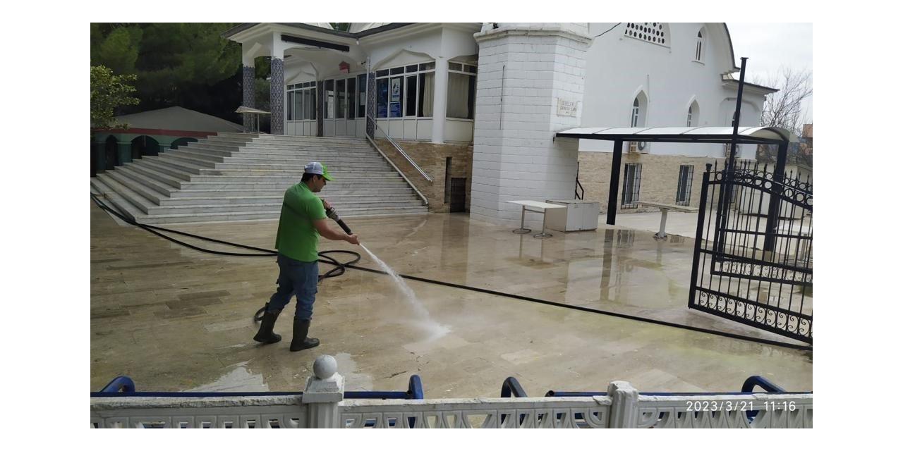 Marmaris’te Ramazan ayı öncesi camilerde temizlik çalışması başlatıldı