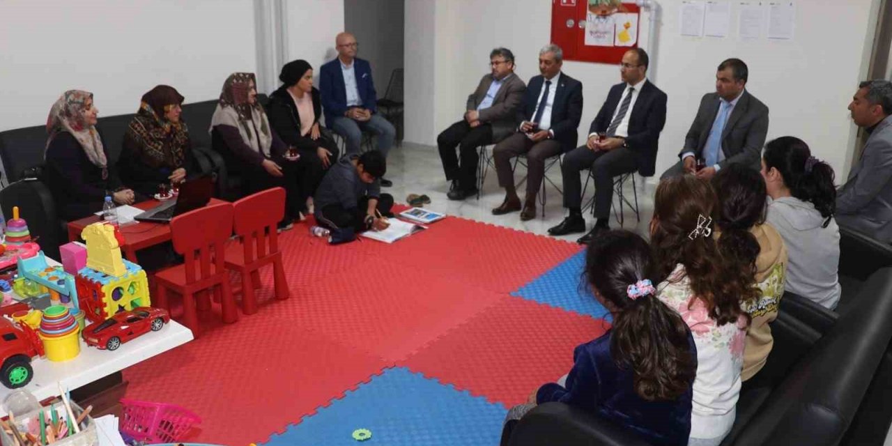 Kaymakam Tepeli ve Başkan Kaplan depremzedeler ile bir araya geldi