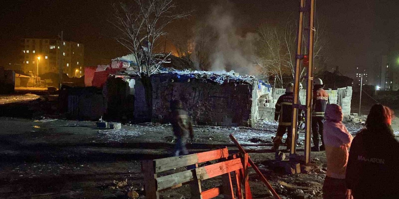 Müstakil evin ahırında çıkan yangın söndürüldü