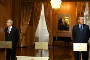 Birbirlerinin yüzüne bakmadılar