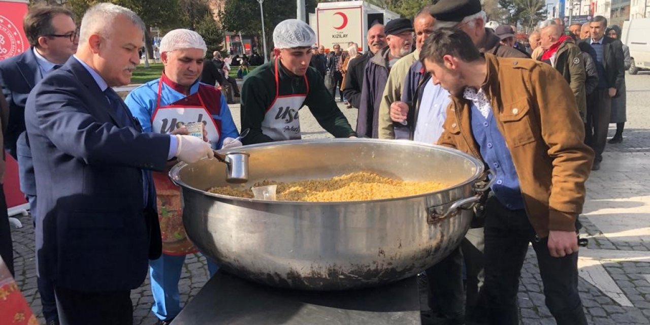 Uşak’ta Nevruz kutlamaları renkli görüntülere sahne oldu