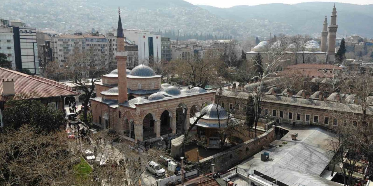 Gazi Orhan Bey Camii, 3 yıl aradan sonra teravih namazı ile ibadete açılıyor
