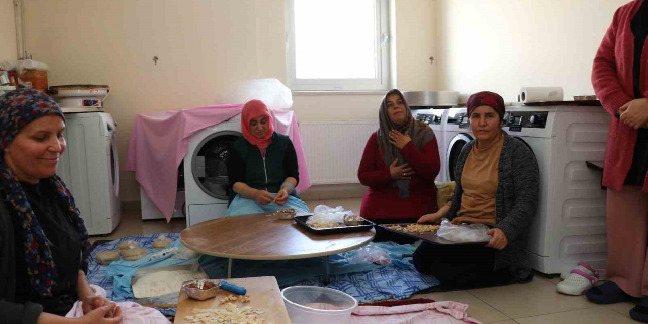 Depremzedeler Kayseri’nin lezzetlerini tattı