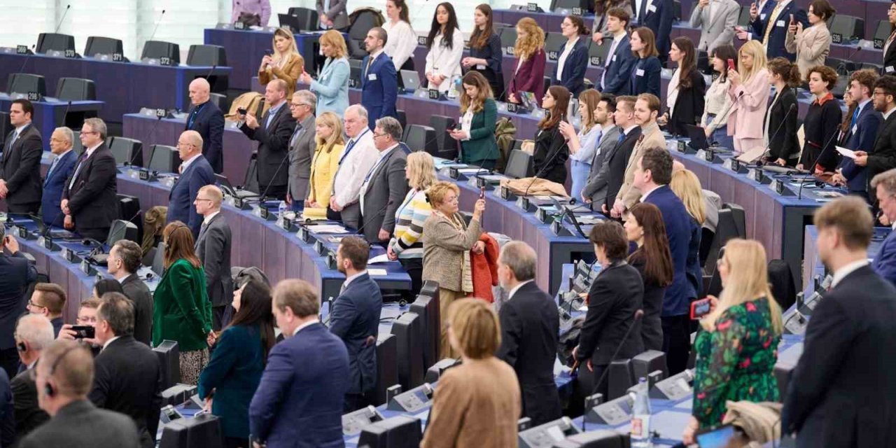 Avrupa Konseyi’nde depremzedeler için saygı duruşu