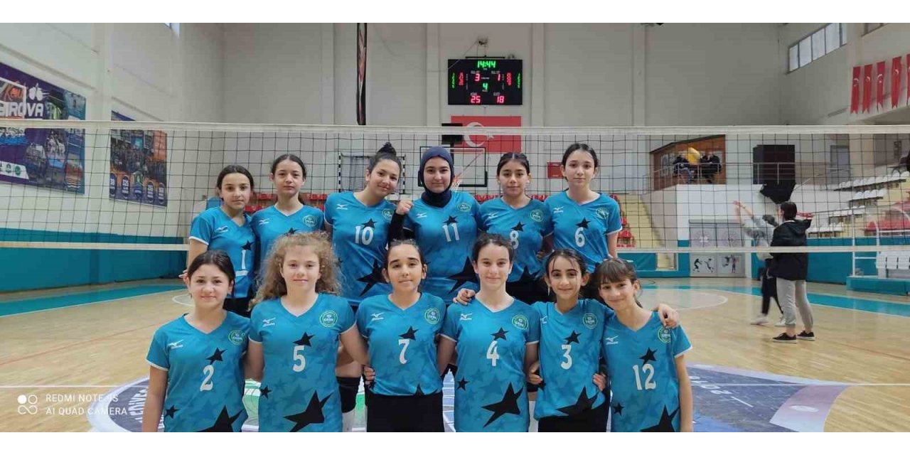 Midi voleybolcular finallerde