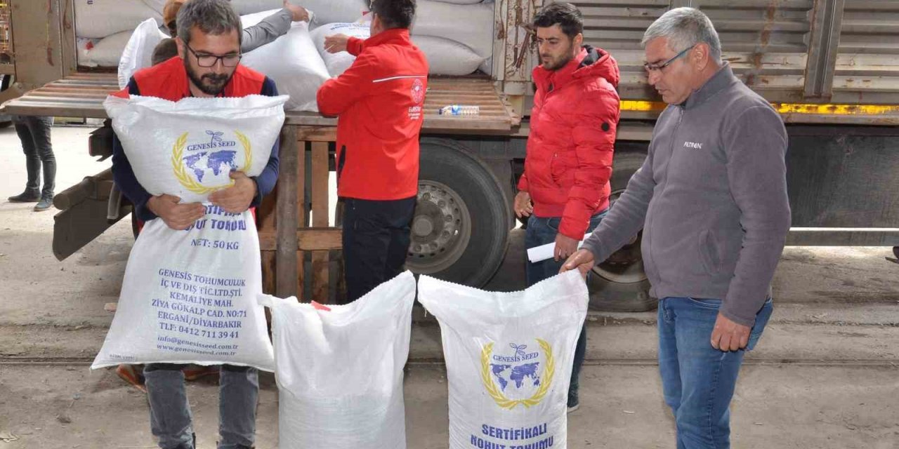 Elbistan’da üreticilere yüzde 75’i hibe destekli nohut tohumu dağıtıldı