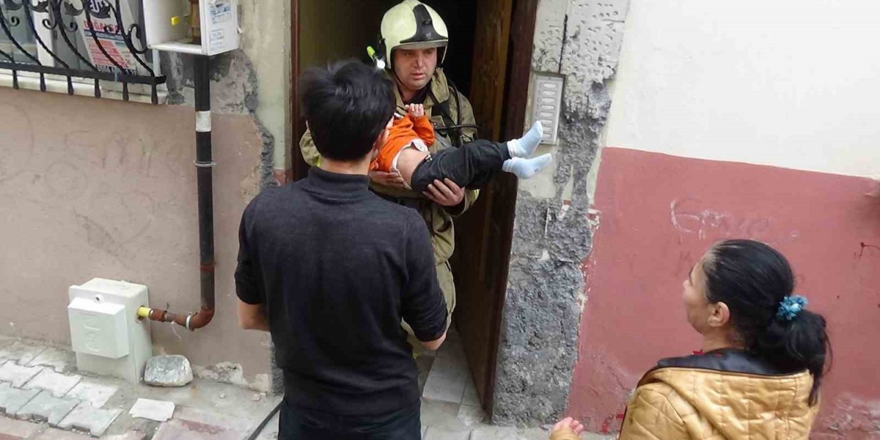 Balıkesir’de apartmanda yangın