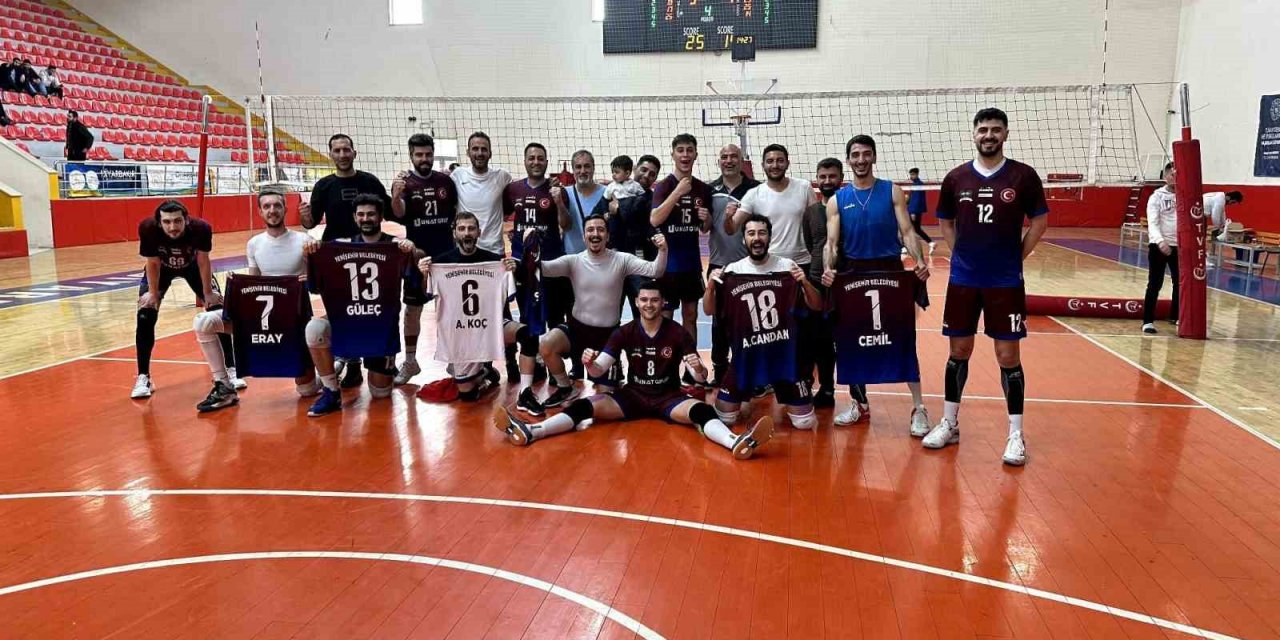 Yenişehirli voleybolcular bir üst lig için mücadele edecek