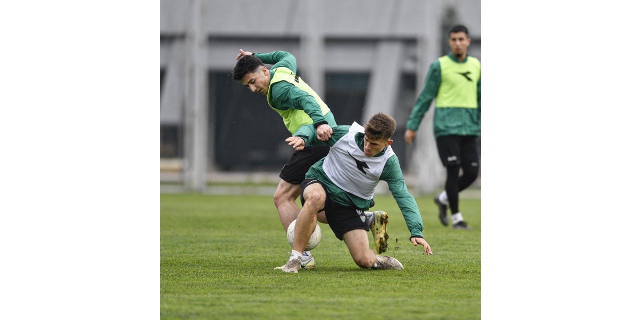 Bursaspor’da Tarsus İdman Yurdu maçı hazırlıkları sürüyor