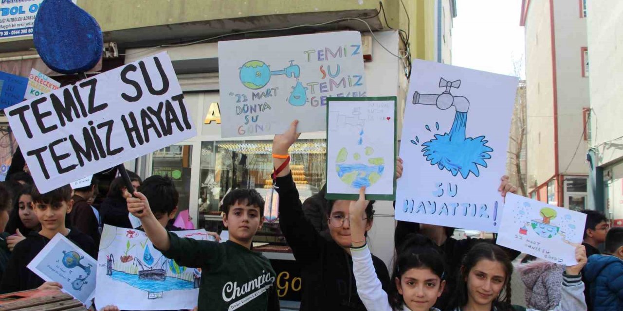 Bingöl’de minikler “su tasarrufu” için yürüdü