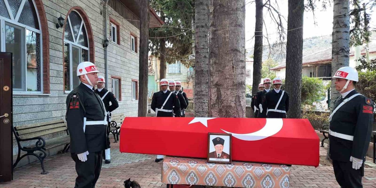 91 yaşında vefat eden Kore Gazisi toprağa verildi