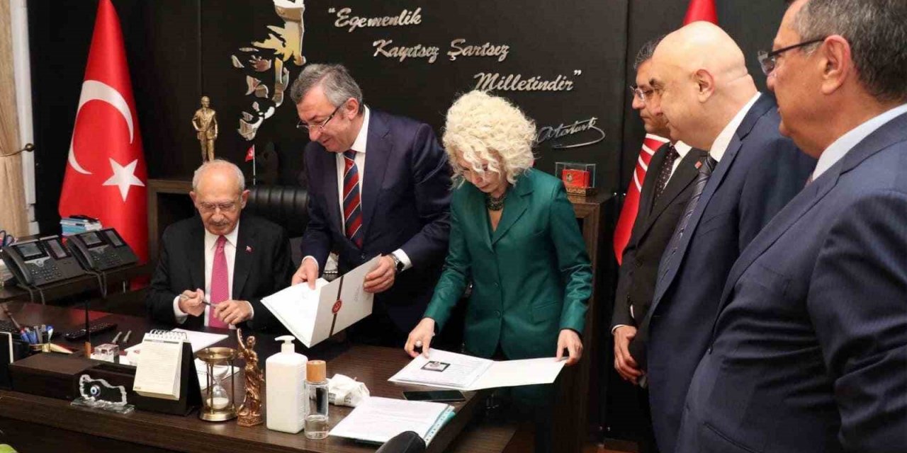 CHP lideri Kılıçdaroğlu: "Adaylık için belgelerimizi hazırlayıp YSK’ya teslim ettik"
