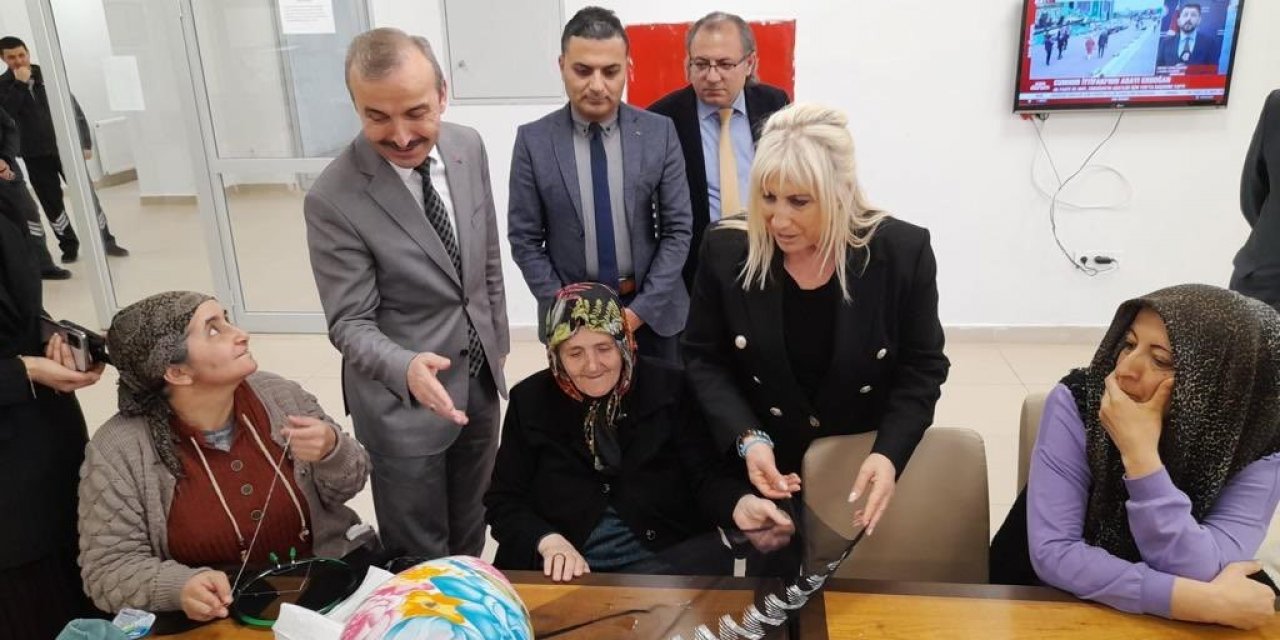 Aldoğan deprem bölgesinden gelen velileri ve öğrencileri dinledi