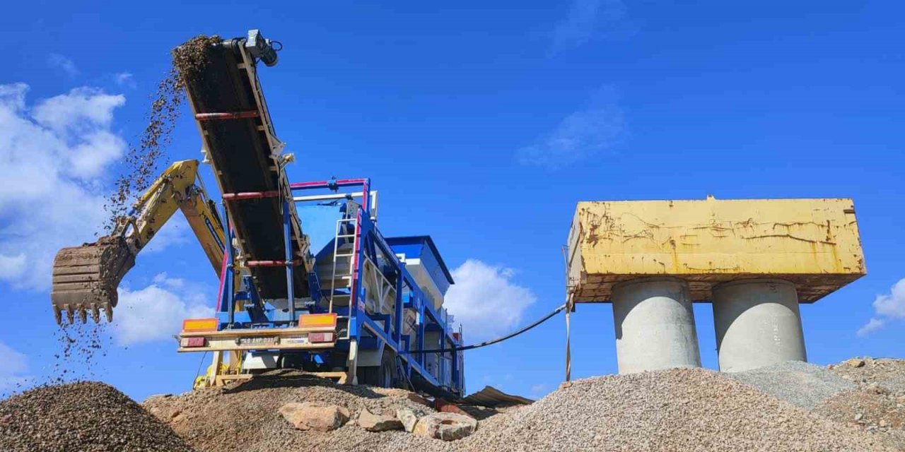 İnşaat atıkları asfalt malzemesine dönüşüyor