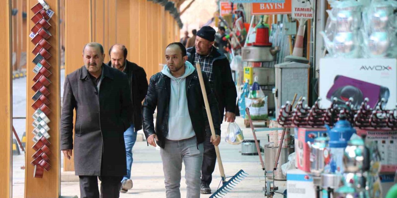 Kırşehir’in bilinen en eski çarşısında Ramazan yoğunluğu