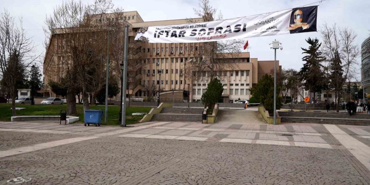 Gaziantep Büyükşehir, geleneksel iftar sofralarını kuruyor