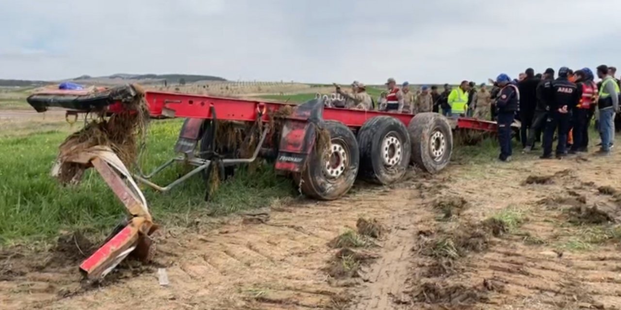 Şanlıurfa’da sele kapılan sürücünün tır dorsesine ulaşıldı