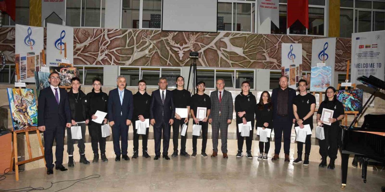 Denizli’nin mitolojik hikayelerini en iyi anlatan resimler ödüllendirildi