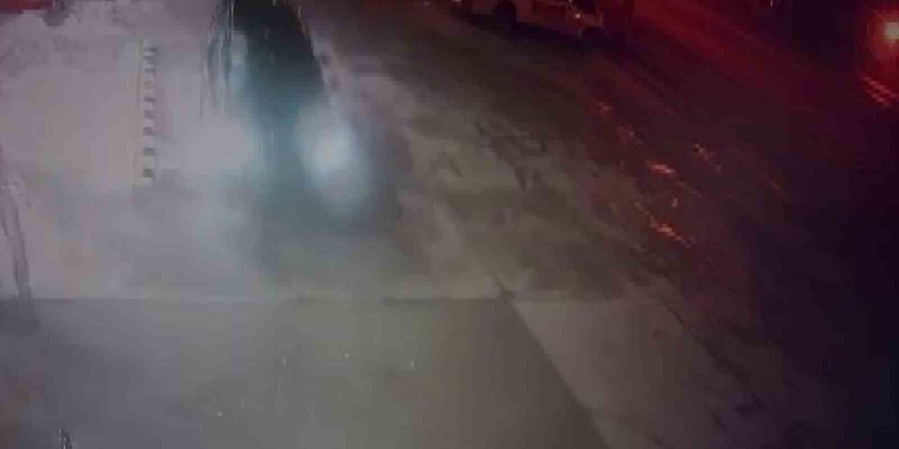 Lüks otomobille benzin istasyonuna daldı