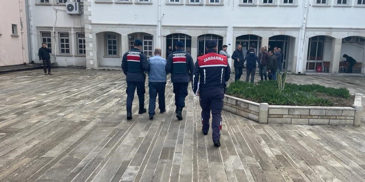 Sahte kimlikle gezen firari, jandarma ekiplerinin dikkatinden kaçmadı