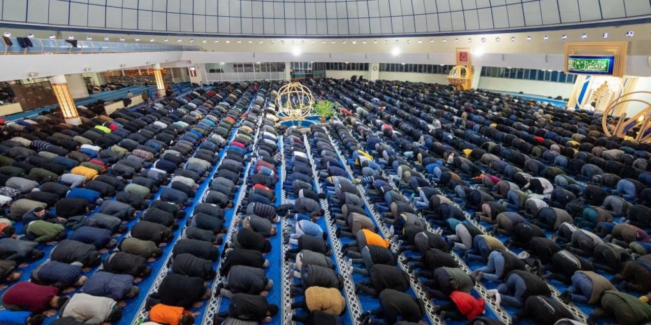 Erzincan’da 5 camide hatimle teravih kılınacak