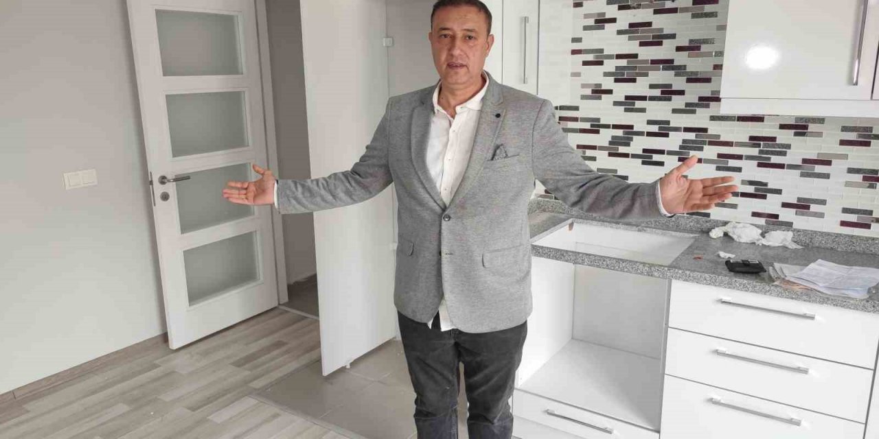 Depremden sonra evine döndü, hayatının şokunu yaşadı