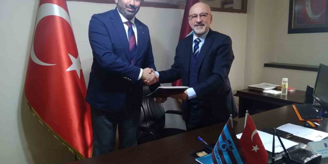 Trabzonspor’da başkan adayı Ertuğrul Doğan’ın listesi Divan Kurulu’na teslim edildi