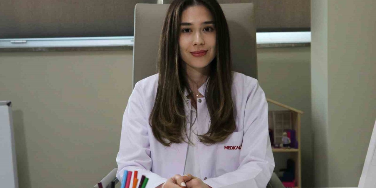 Psikolog Bilginturan: "Çocuğu teşvik ederek okula çekebiliriz"