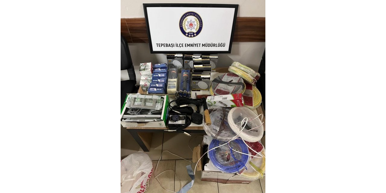 Elektronik malzeme hırsızları yakalandı
