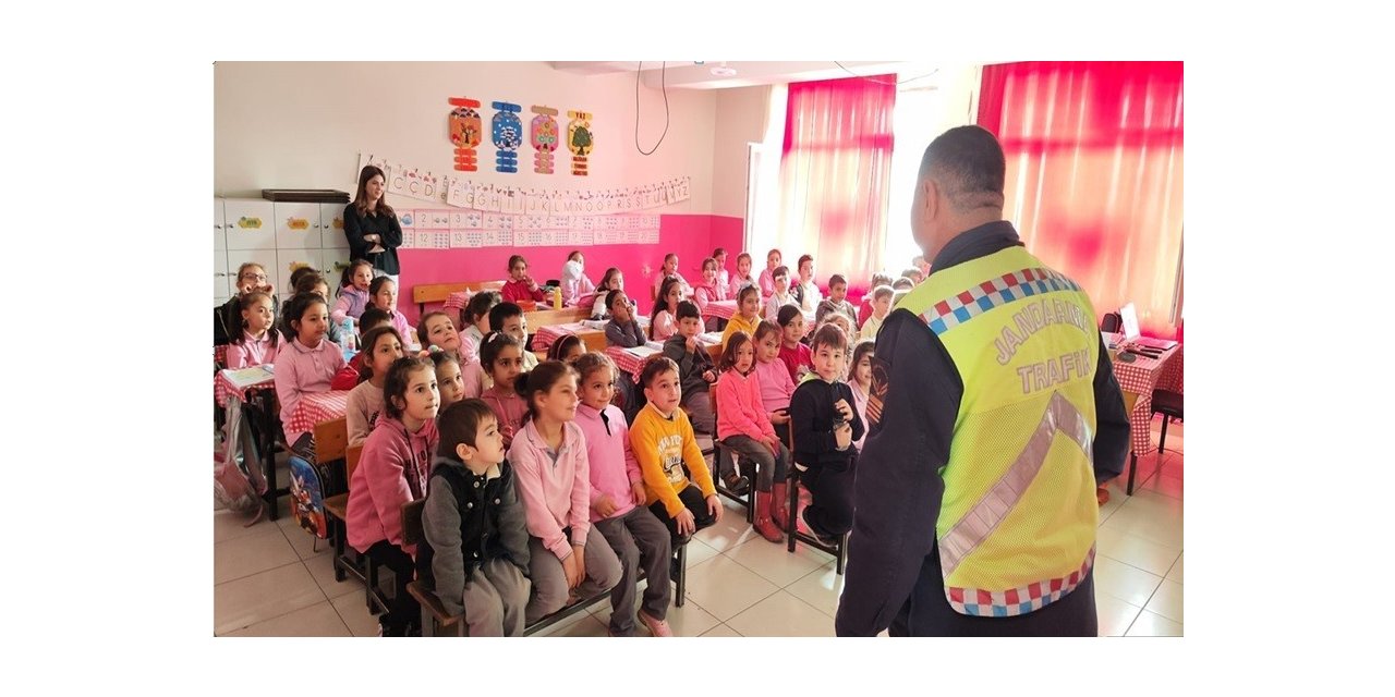 Jandarmadan öğrenci ve öğretmenlere trafik eğitimi