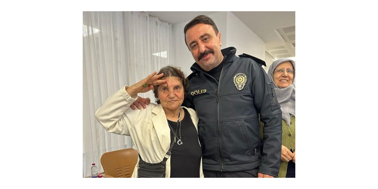 İzmir’de polisten huzurevine duygulandıran ziyaret