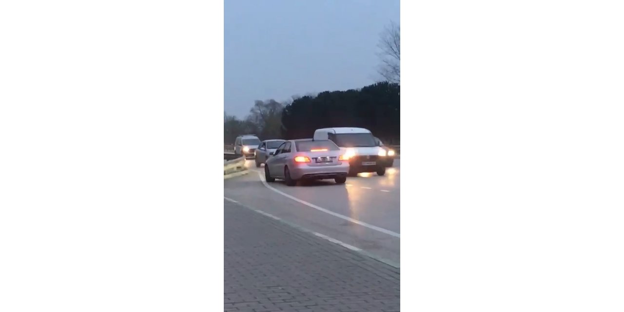 Bursa’da ters şeritten giden otomobil, ölüme meydan okudu