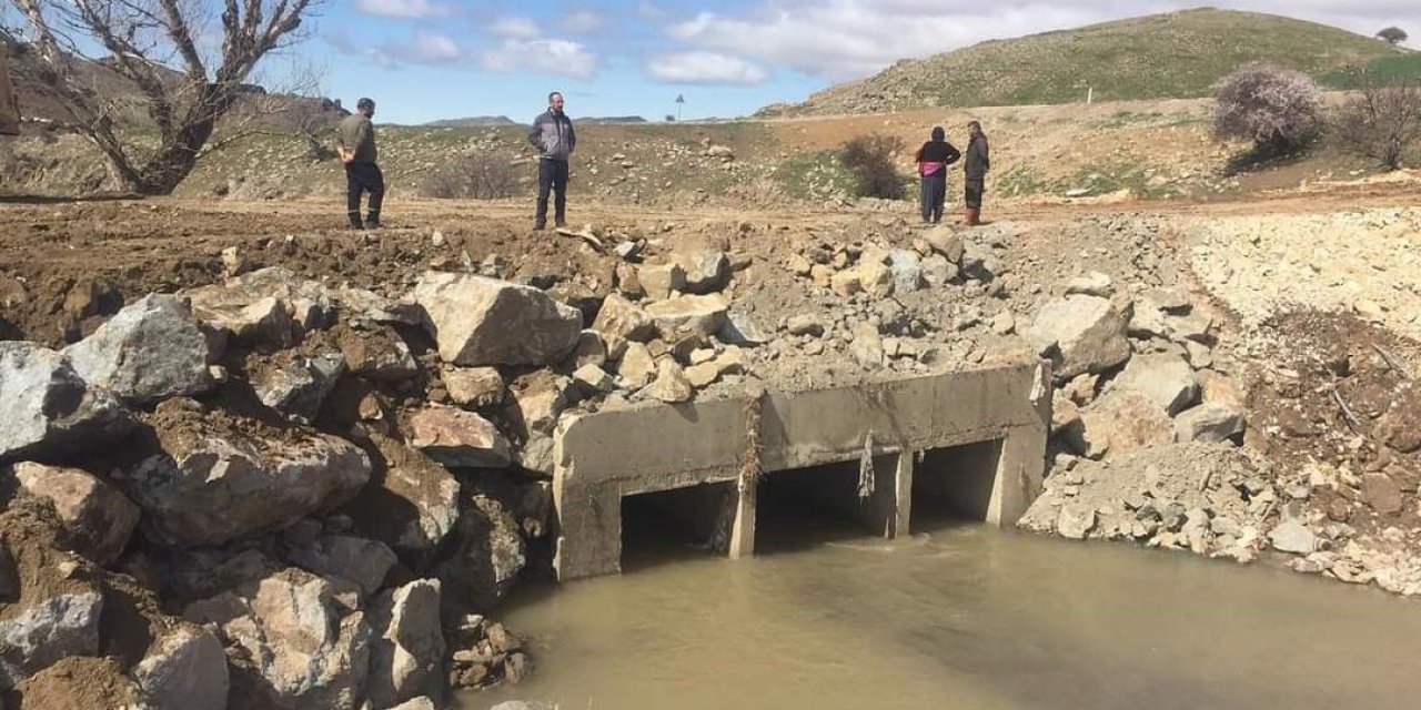 Tunceli’de selden zarar gören menfezler yenilendi