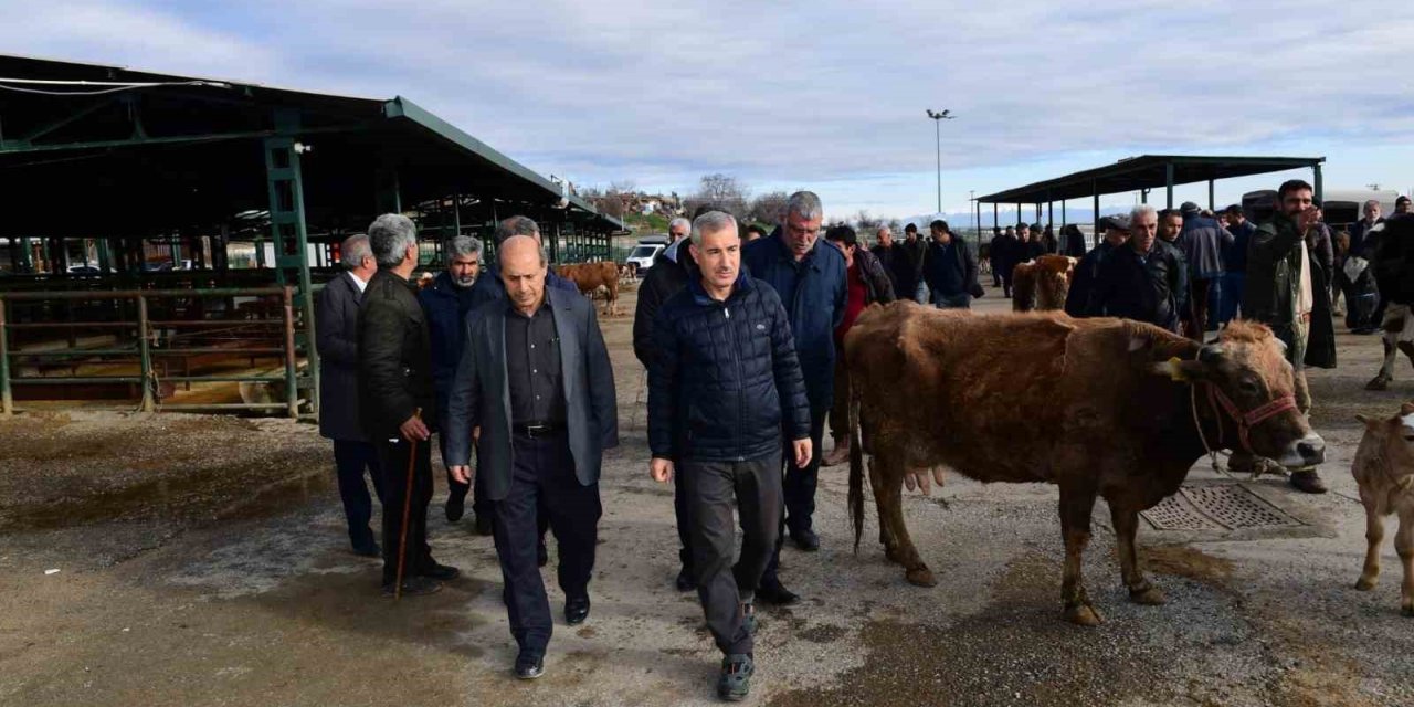 Çınar: “Esnaflarımızın fedakarlığı ve özverisi her türlü takdirin üzerindedir”