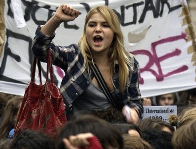 İşçiler pes etmiyor!