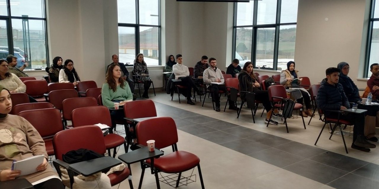 Kastamonu Üniversitesi’nden akademisyen ve öğrencilere e-ticaret eğitimi