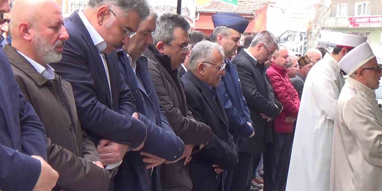 Başkan Büyükkılıç’ın Ablası Son Yolculuğuna Uğurlandı