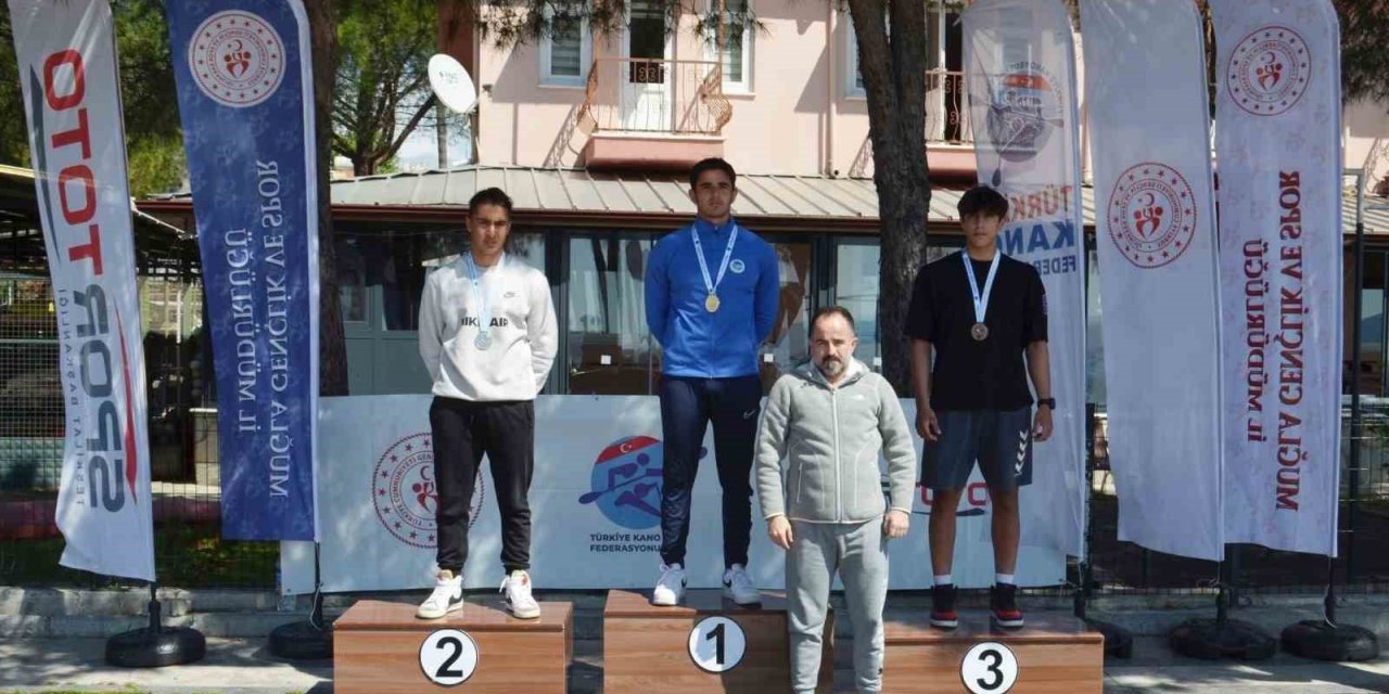 Sakarya Büyükşehirli 6 kanocuya milli davet