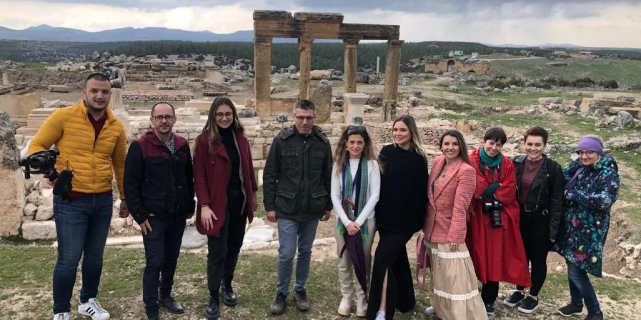Yurt dışından gelen gazeteciler, Uşak’ın tarihi yerlerini gezdi