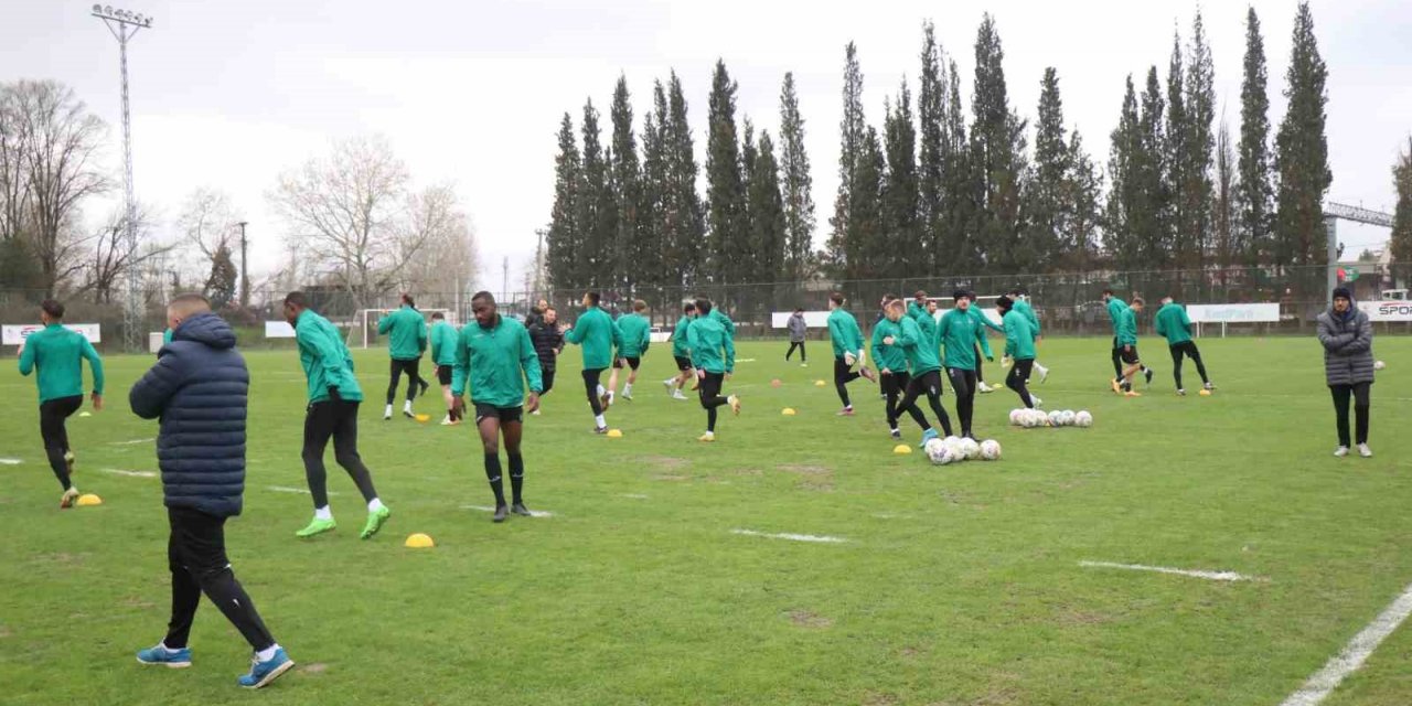 Sakaryaspor, Eyüpspor mesaisine başladı