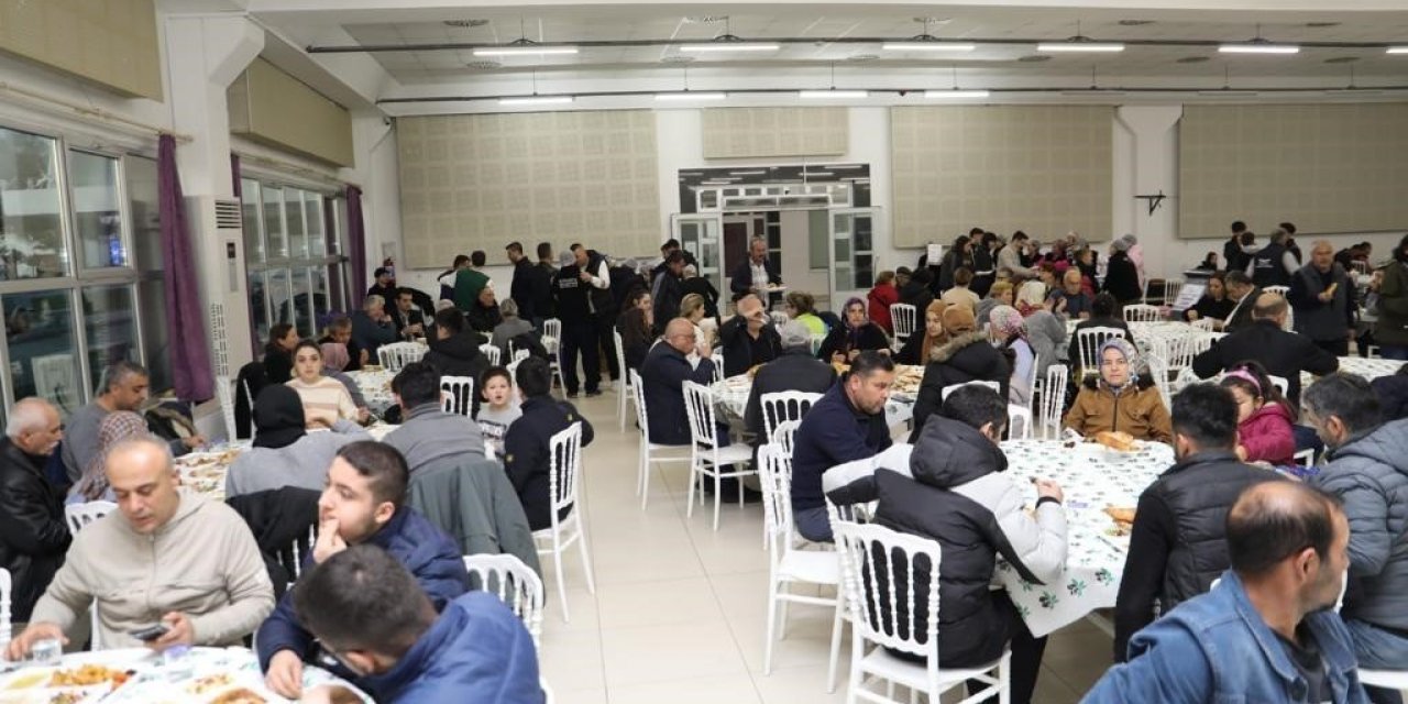 Ramazanın ilk gününde Burhaniye’de bin kişilik iftar