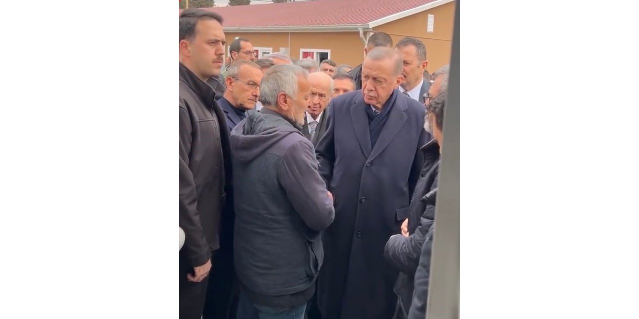 Depremzede Erdoğan’a dert yandı: "Ya CHP’ye ya da HDP’ye üye olacaksın konteyneri öyle alacaksın dediler"