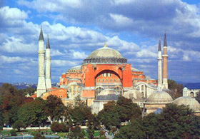 Ayasofya'nın kubbesine haç dikildi
