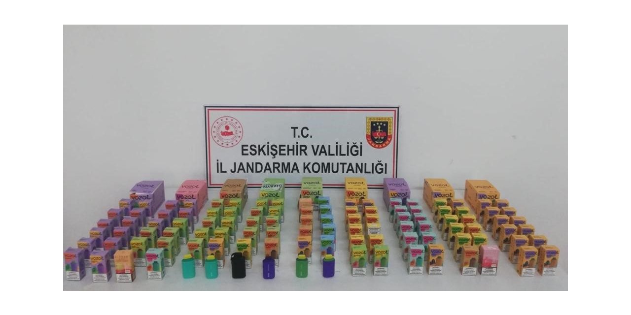 Kaçak elektronik sigara satıcısı jandarmaya yakalandı