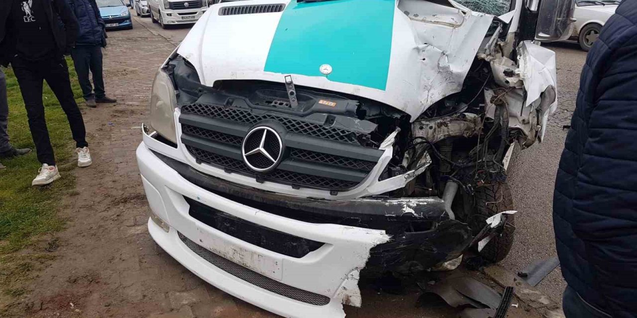 Ordu’da öğretmen servisi kaza yaptı: 8 yaralı