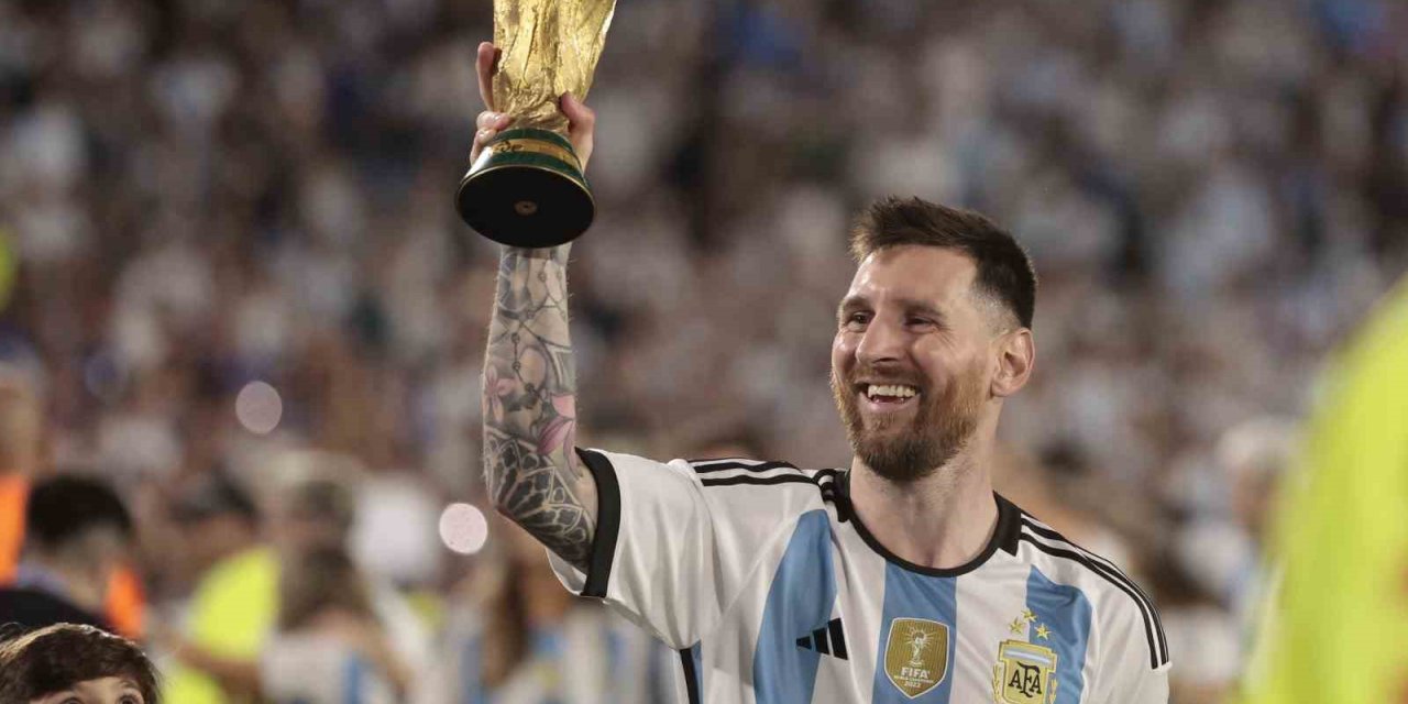 Messi, kariyerinde 800 gole ulaştı