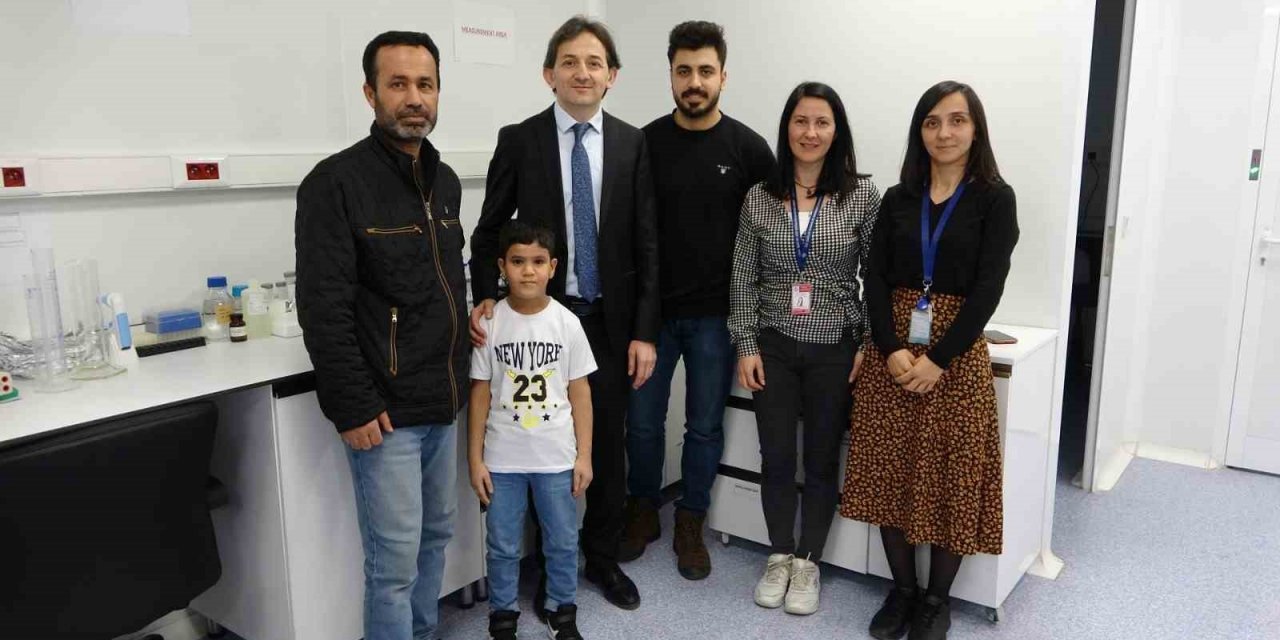 Prof. Dr. Safa Barış, dünya tıp literatürüne kazandırdığı hastalığın tedavisini de bulmayı başardı